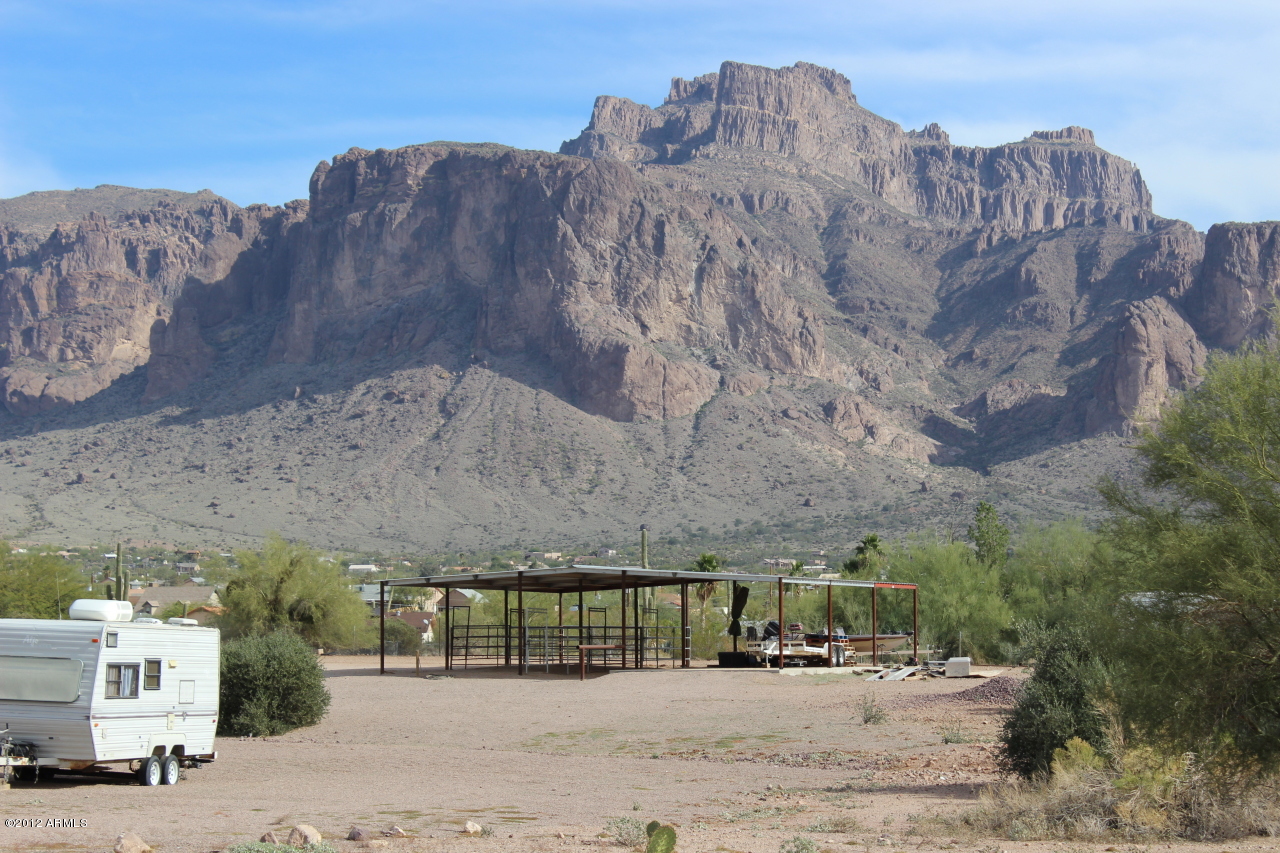 1020 North Boyd Road Apache Junction, AZ 85119 - Photo 3 of 10 View 2