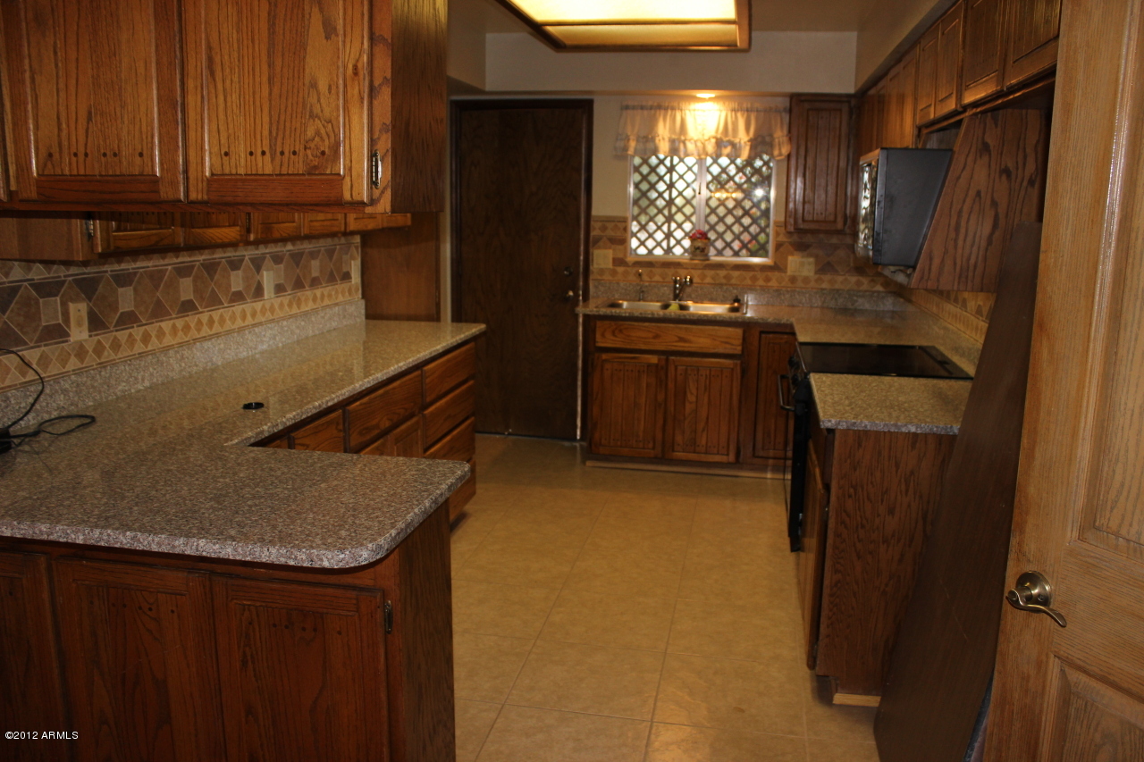 1020 North Boyd Road Apache Junction, AZ 85119 - Photo 5 of 10 Kitchen