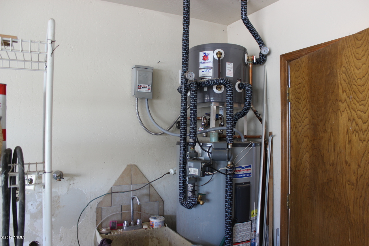 1020 North Boyd Road Apache Junction, AZ 85119 - Photo 10 of 10 Solar hot water heater