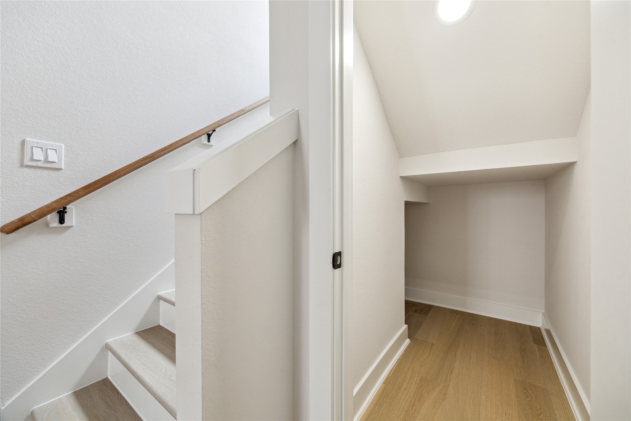 3911 Tulane Street, Unit C Houston, TX 77018 - Photo 27 of 38 a view of hallway with stairs