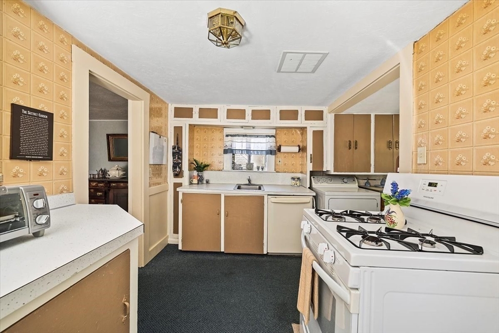 9 Lantern Lane Scituate, MA 02066 - Photo 12 of 28