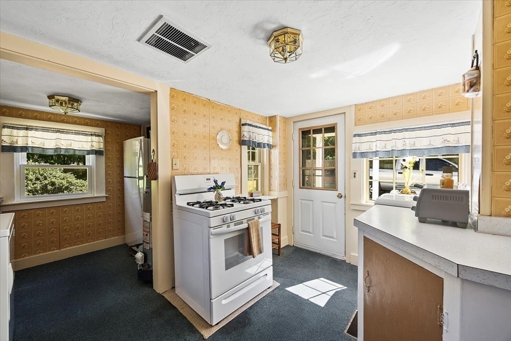 9 Lantern Lane Scituate, MA 02066 - Photo 13 of 28