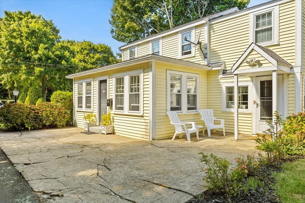 9 Lantern Lane Scituate, MA 02066 - Photo 3 of 28