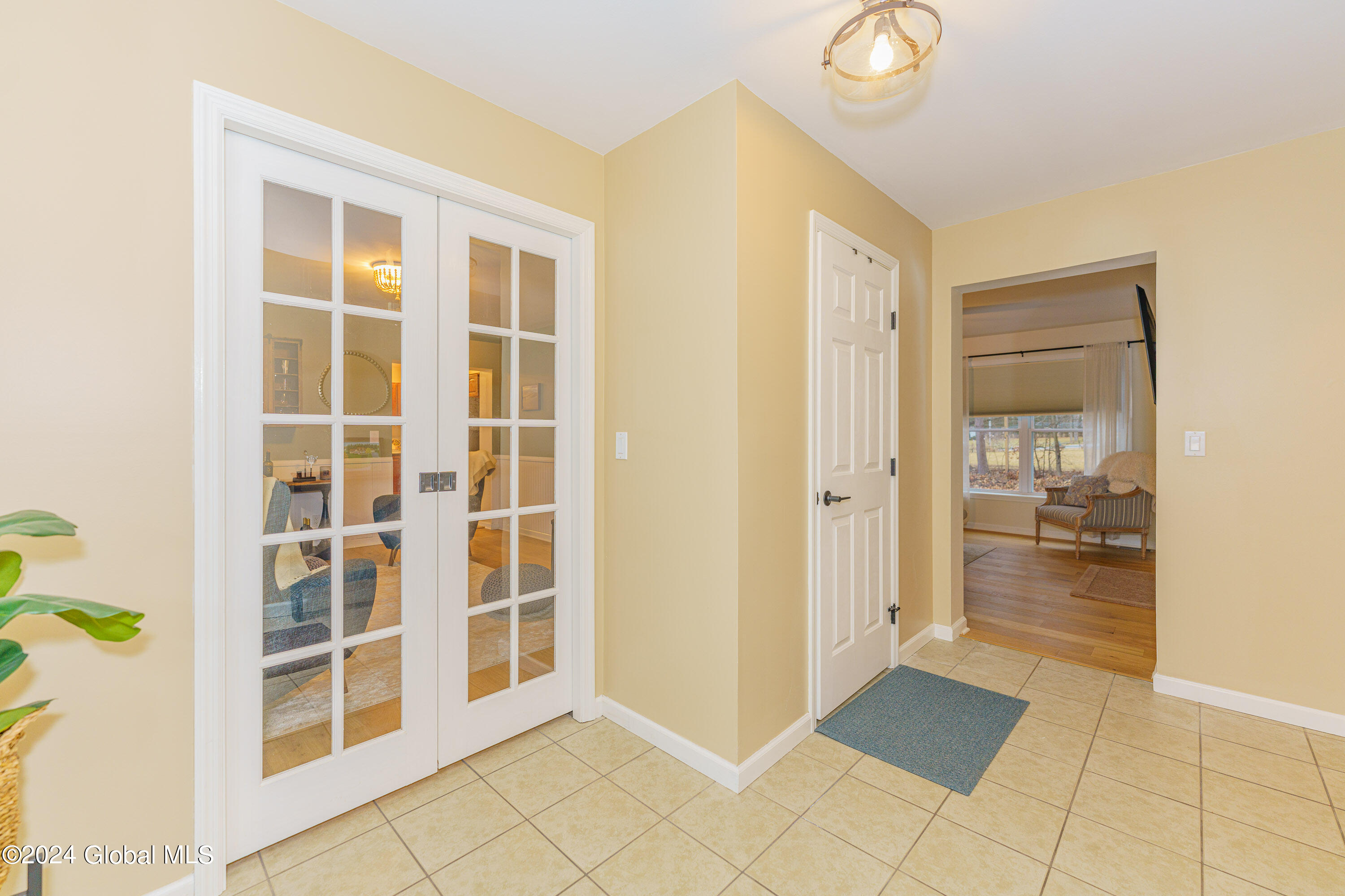 1 Entryway 2