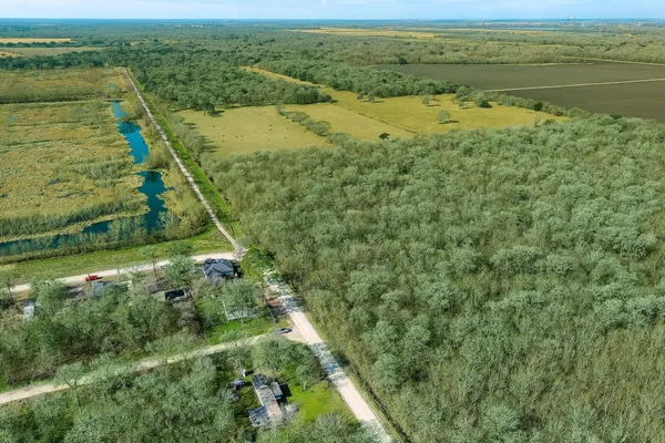 a view of a yard with a lake