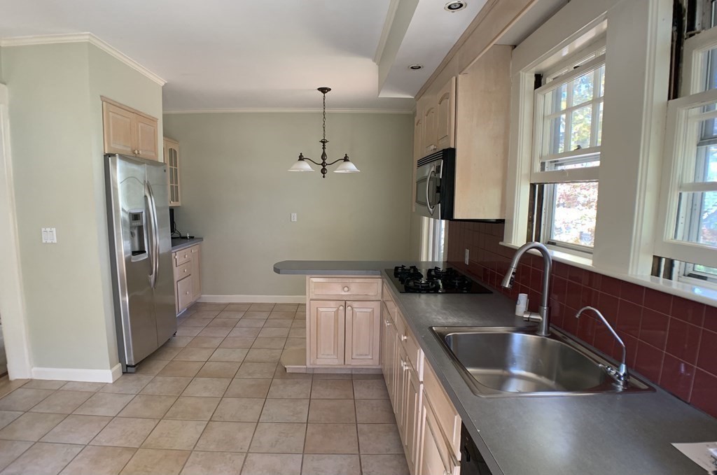 33 Walnut Street Natick, MA 01760 - Photo 13 of 39