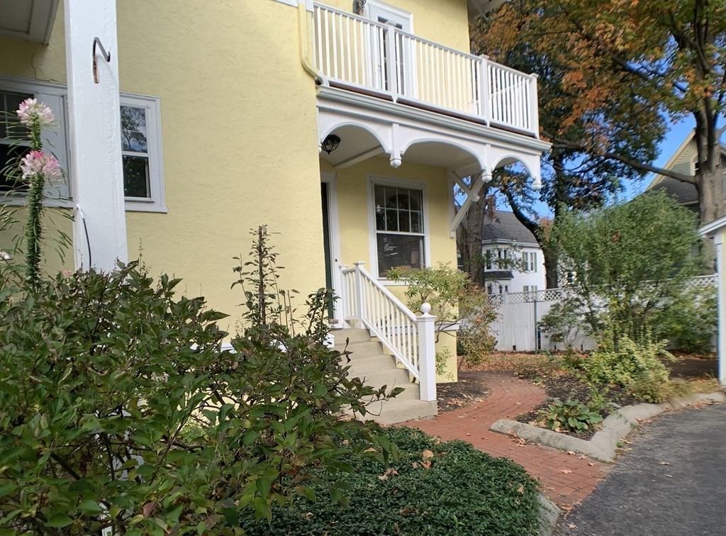 33 Walnut Street Natick, MA 01760 - Photo 4 of 39