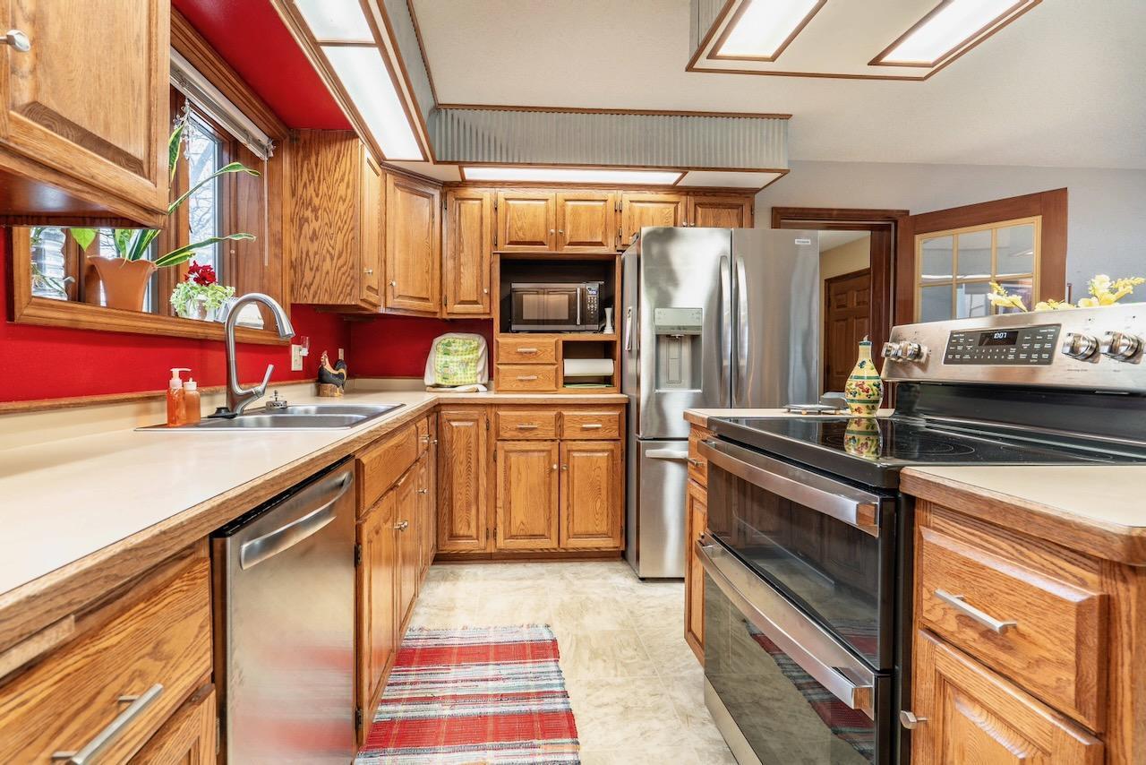 38276 North Eagle Lake Road Battle Lake, MN 56515 - Photo 10 of 37