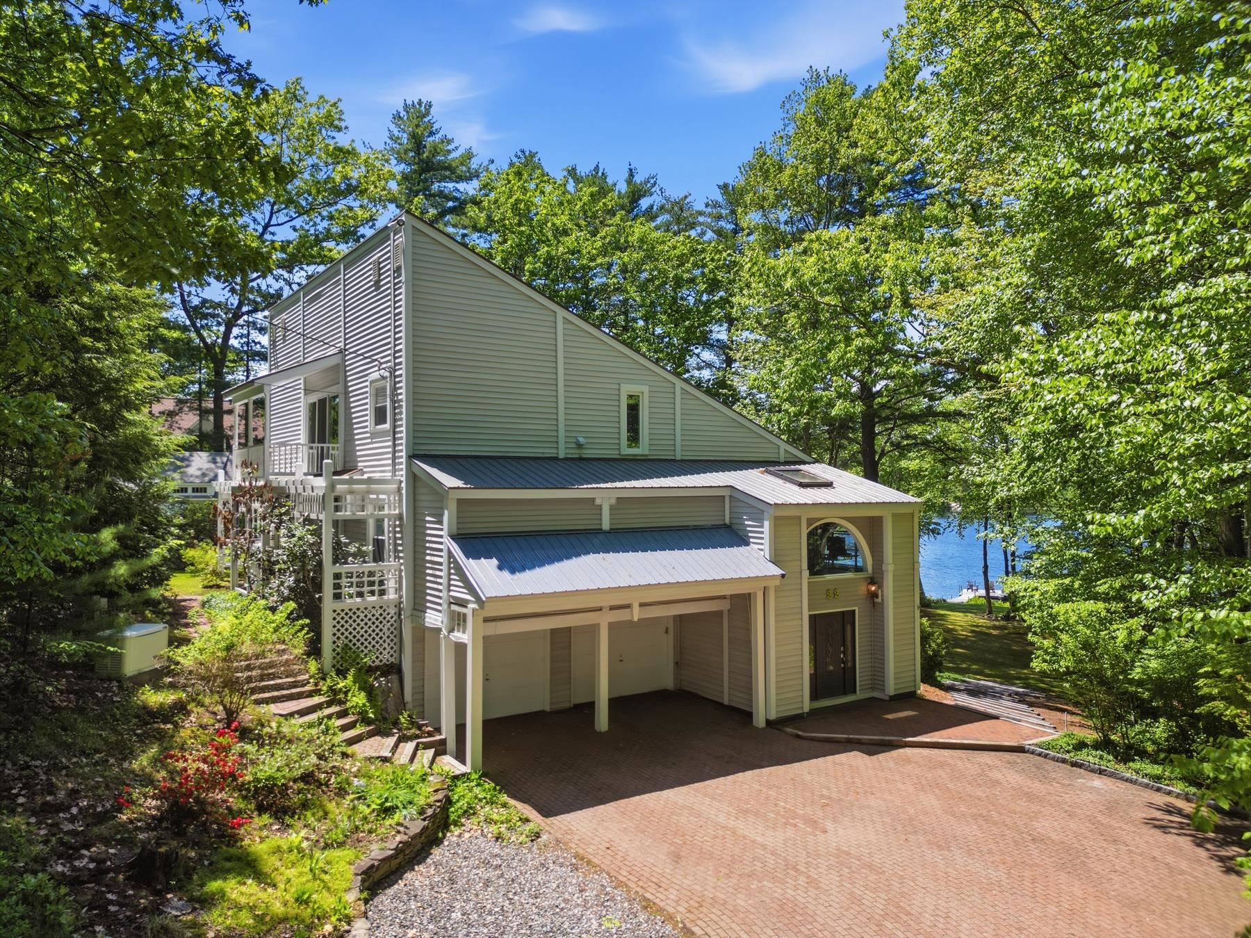 22 Hemlock Circle Sandown, NH 03873 - Photo 1 of 58