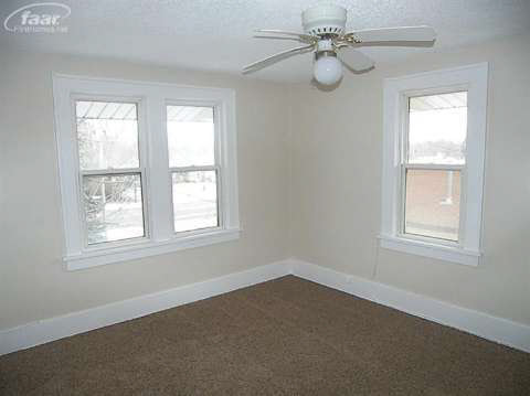 5054 Lapeer Road Burton, MI 48509 - Photo 7 of 12 20352598-6.JPG