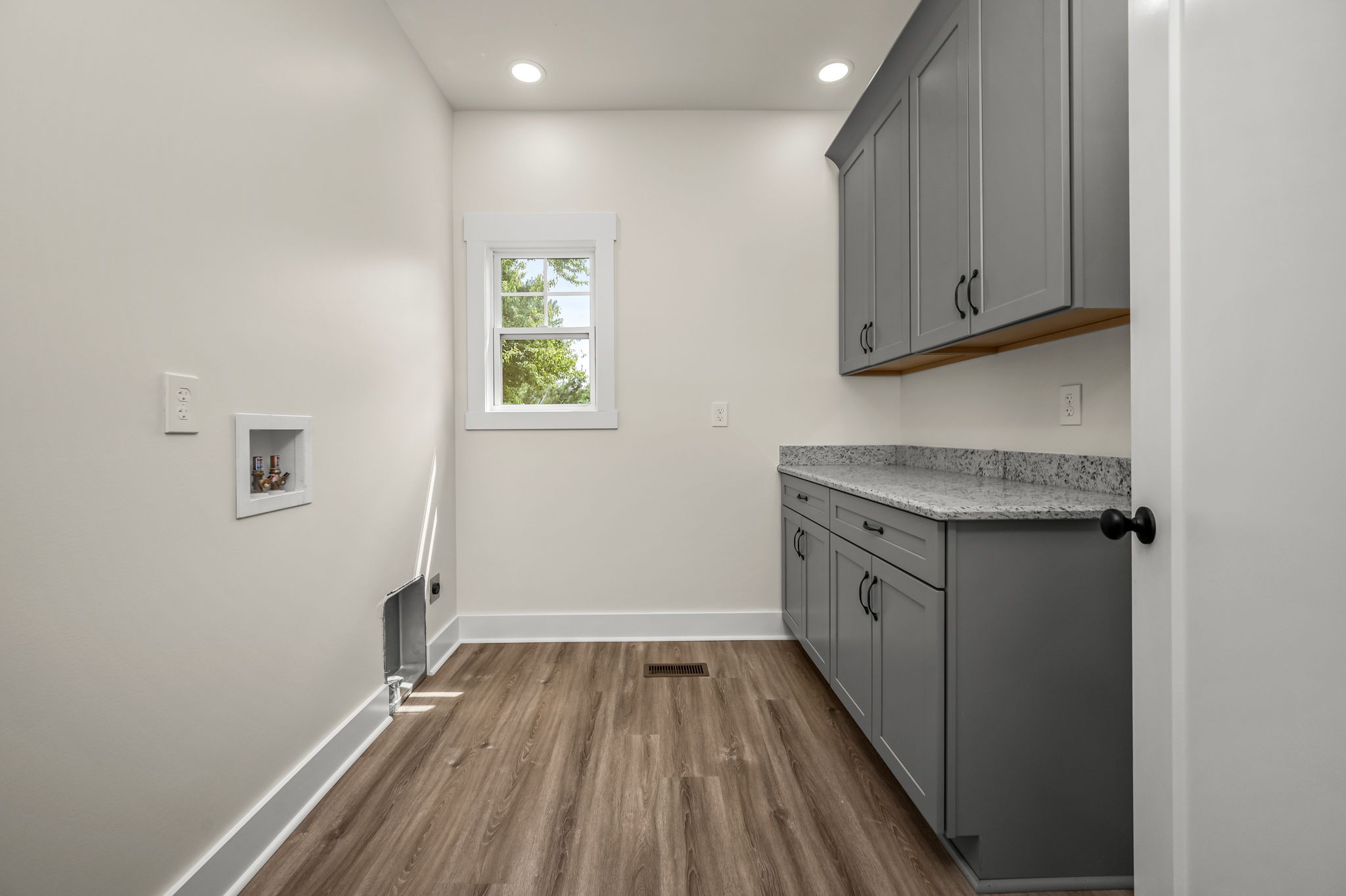 3428 Valley Bend Road Murfreesboro, TN 37129 - Photo 21 of 40 Laundry Room