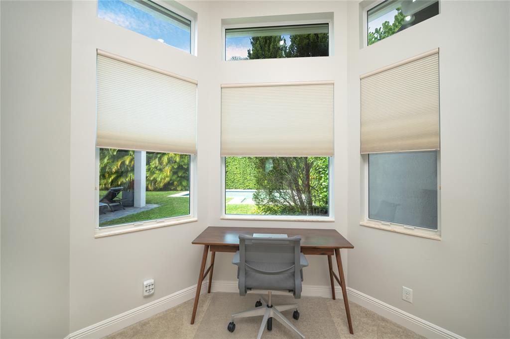 6359 Bellamalfi Street Boca Raton, FL 33496 - Photo 30 of 86 Sitting area in Master Bedroom