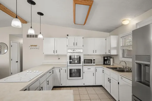 $291,000 | 1165 Monteray Circle, Lawrenceburg, IN 47025