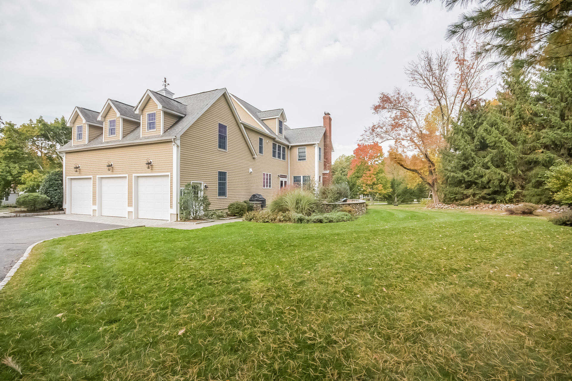 63 Old Studio Road New Canaan, CT 06840 - Photo 6 of 32 008-3363487-medium