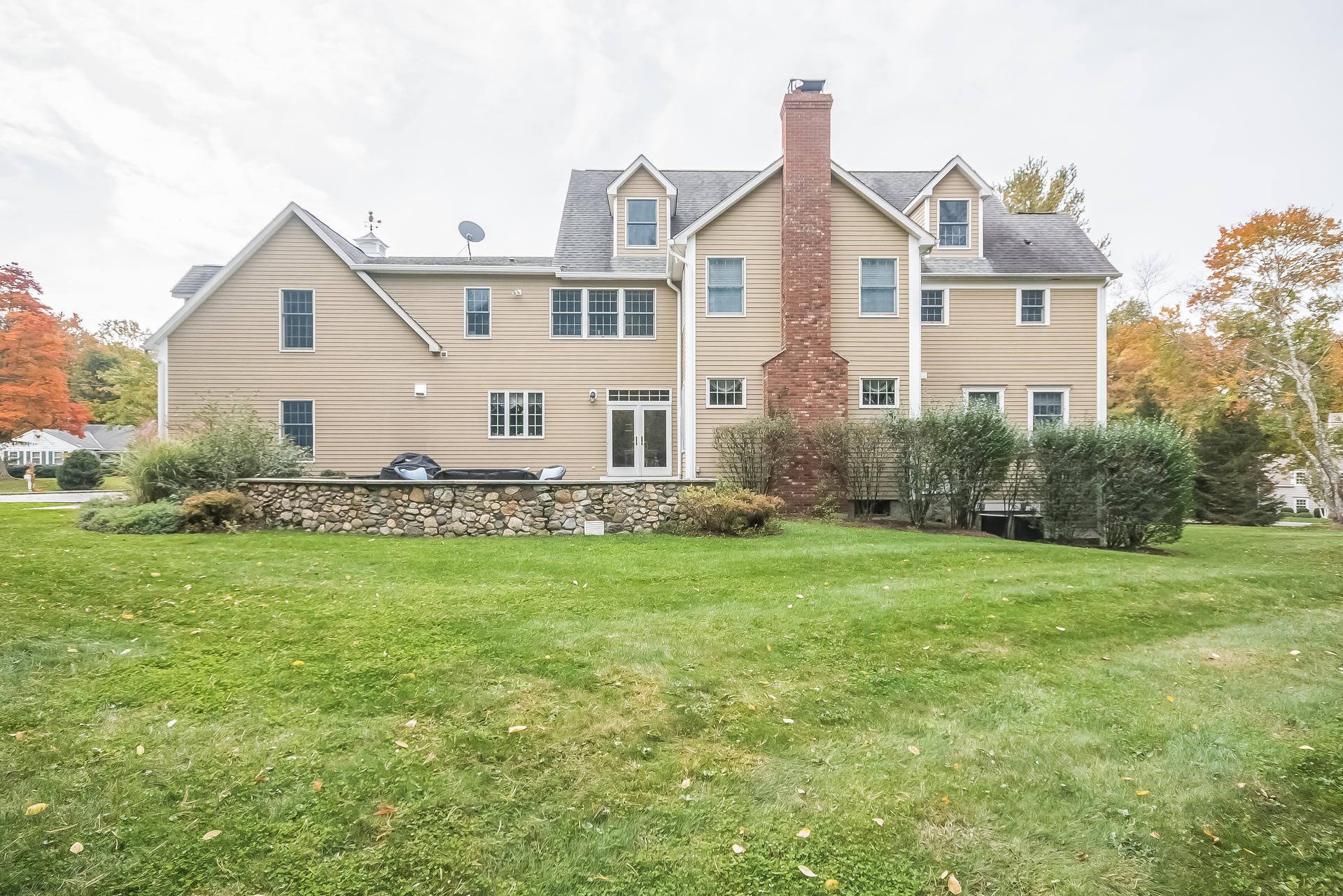 63 Old Studio Road New Canaan, CT 06840 - Photo 7 of 32 009-3363483-medium