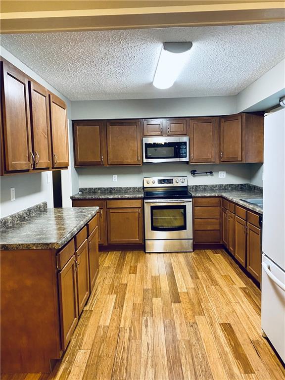 347 Burbank Road Indianapolis, IN 46219 - Photo 8 of 36 Gallery Image 8