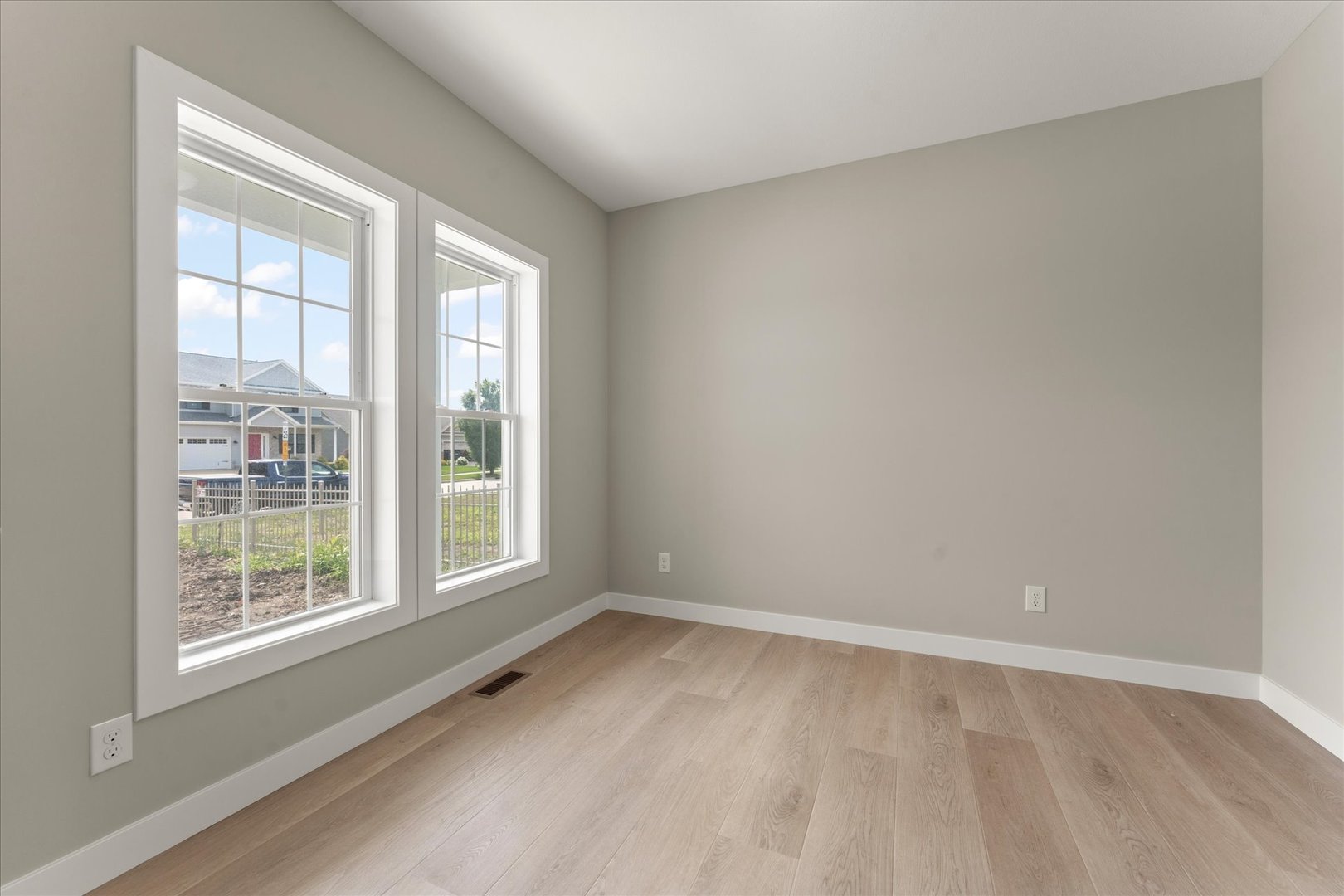 1201 Ridge Creek Road Savoy, IL 61874 - Photo 5 of 46