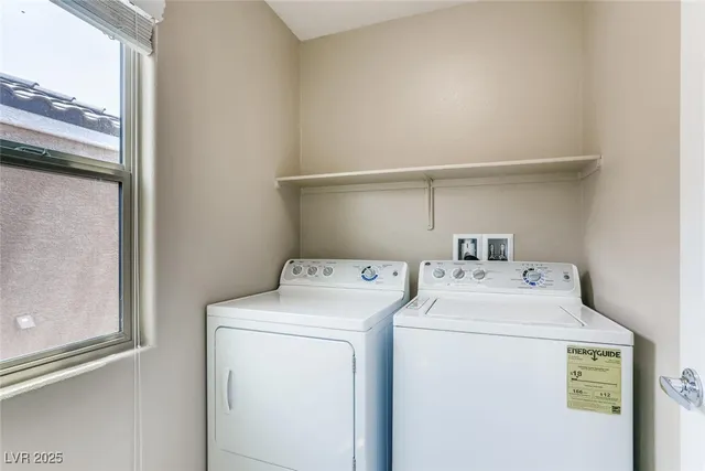 $2,050 | 6828 Majestic Palm Drive, Las Vegas, NV 89122