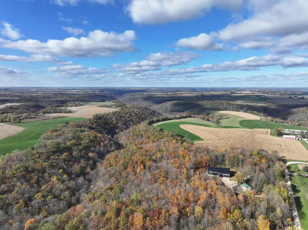 $1,325,000 | 26085 Frank Hill Road, Winona, MN 55987