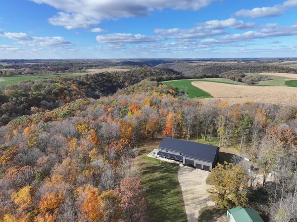 $1,325,000 | 26085 Frank Hill Road, Winona, MN 55987