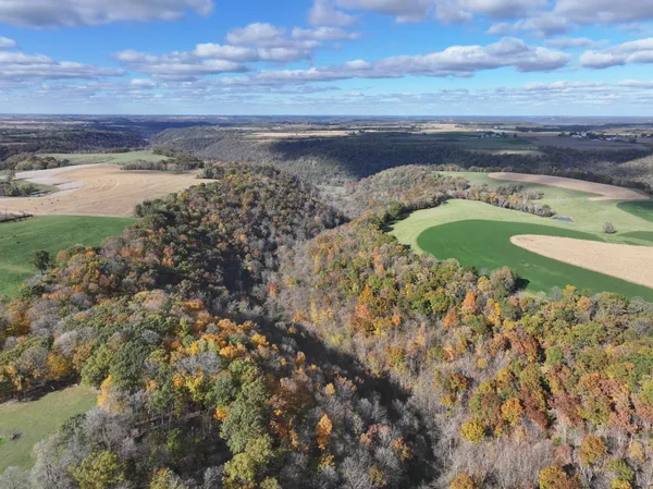 $1,325,000 | 26085 Frank Hill Road, Winona, MN 55987