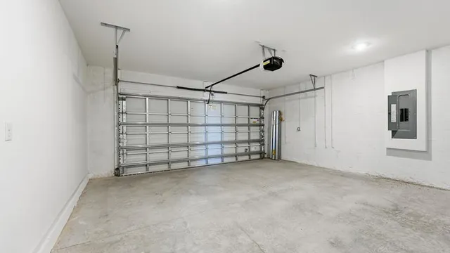 $2,700 | 10761 Northwest Everbreeze Dr Port, Port St. Lucie, FL 34987