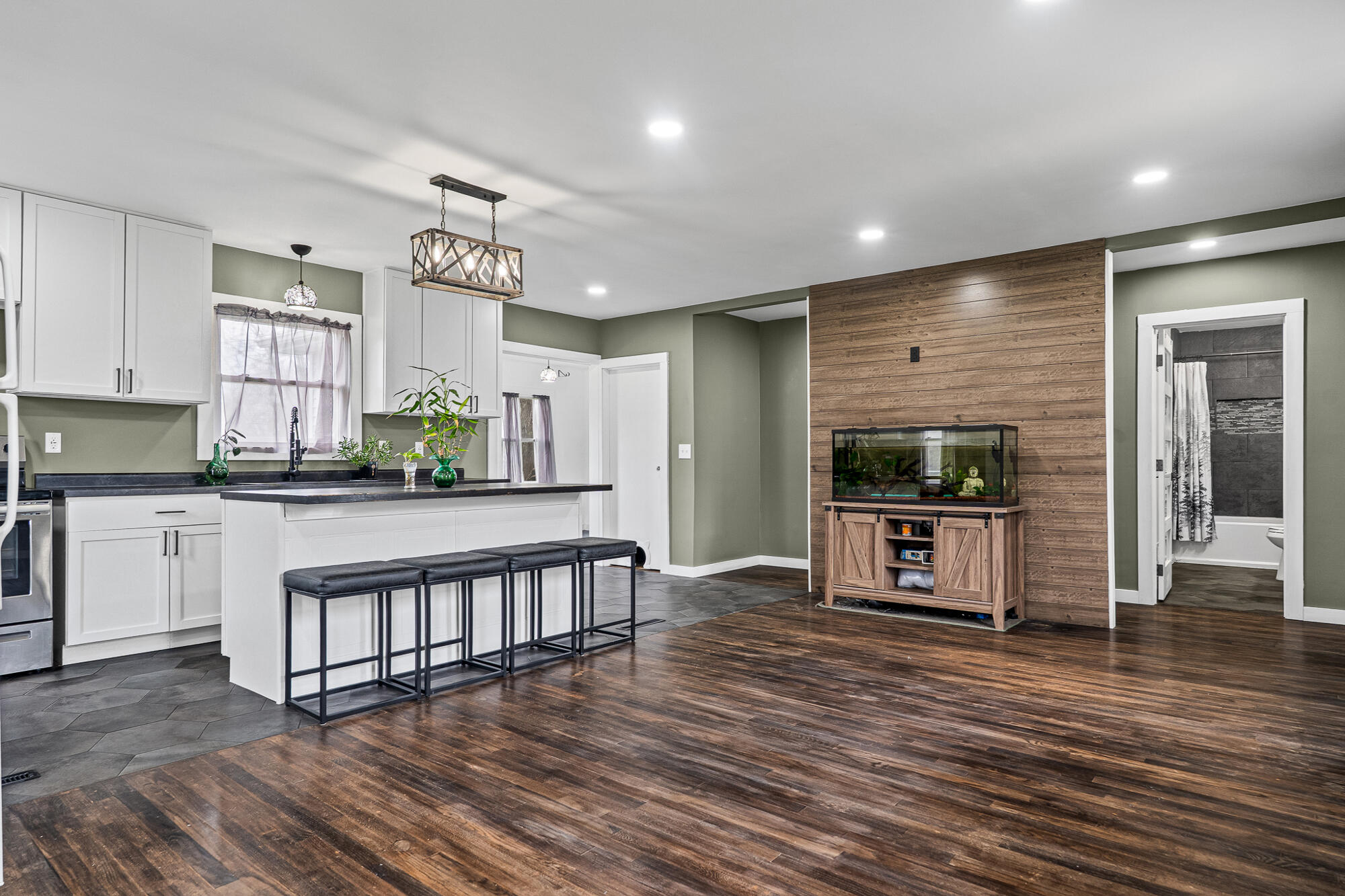 708 Kent Street Sparta, WI 54656 - Photo 6 of 21 Main Floor