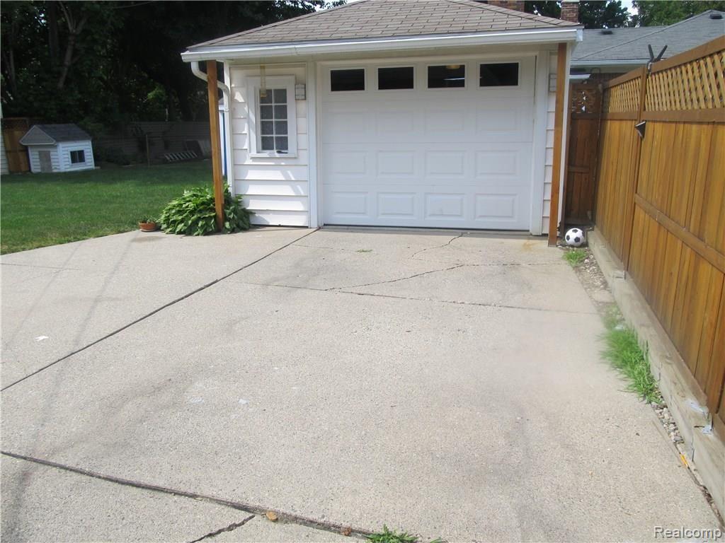 1680 Hampton Road Mount Clemens, MI 48043 - Photo 25 of 33 IMG_6007.JPG