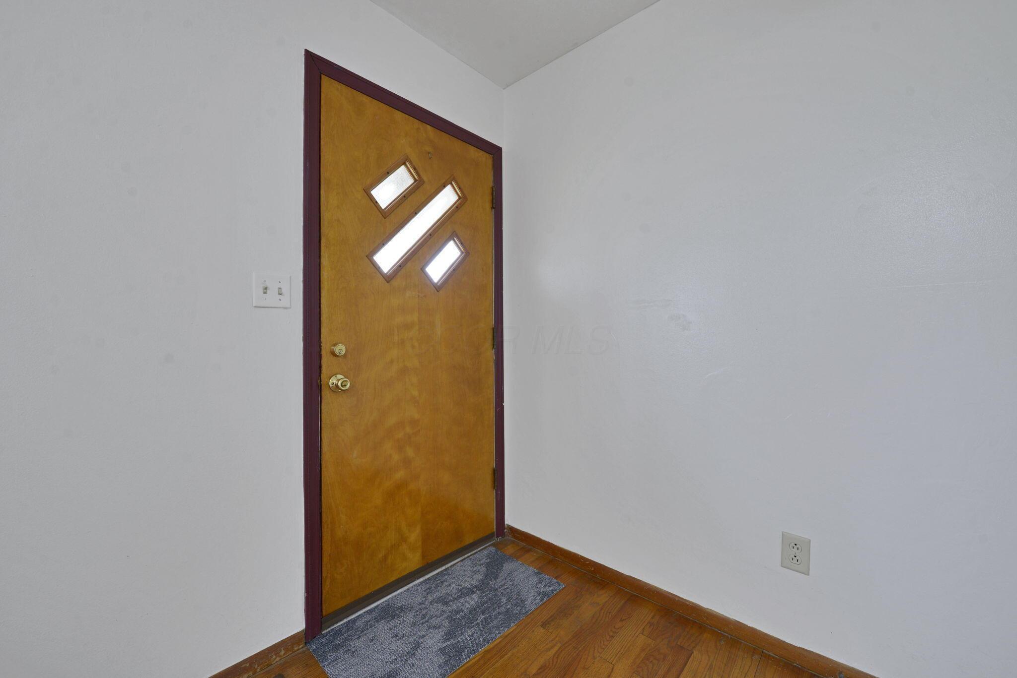860 Basswood Road Columbus, OH 43207 - Photo 8 of 35 10-web-or-mls-860-basswood-rd