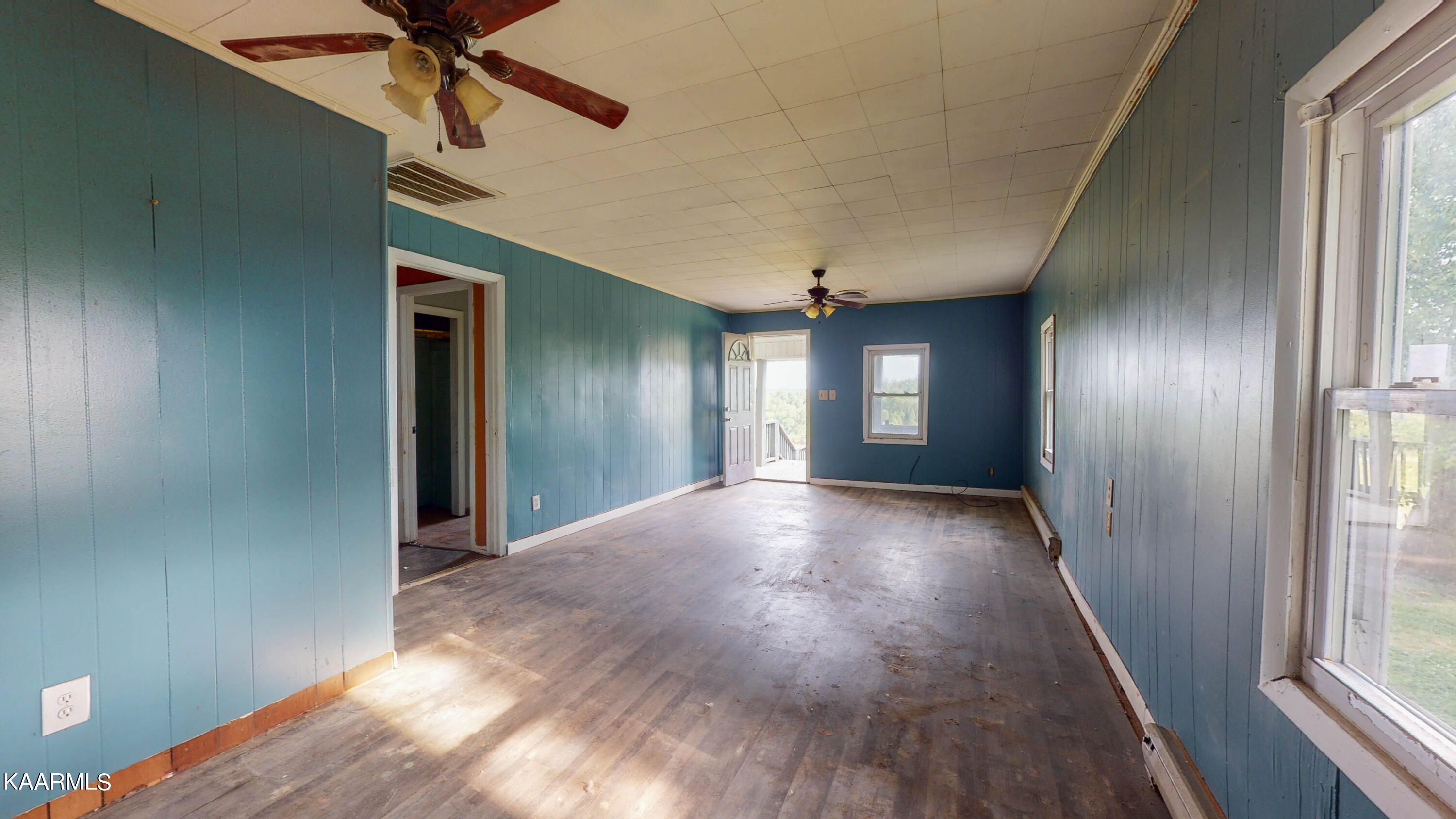 145 Robby Lane Harrogate, TN 37752 - Photo 9 of 17 145-Robby-Ln-05062022_171736