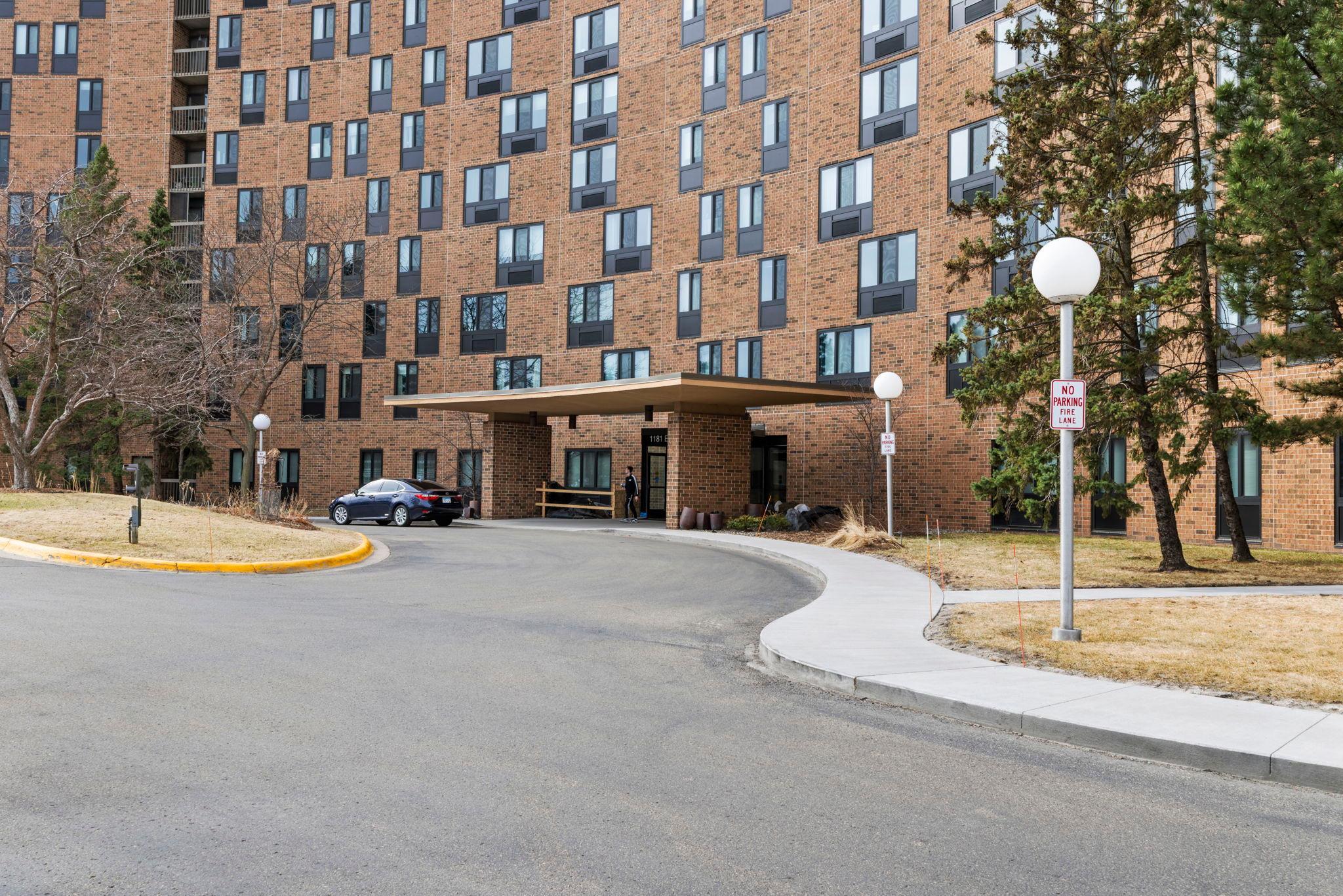 1181 Edgcumbe Road, Unit 1712 St. Paul, MN 55105 - Photo 2 of 63