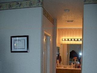 597 Anderson Way Rio Vista, CA 94571 - Photo 5 of 6 a view of a hallway with a small dining table