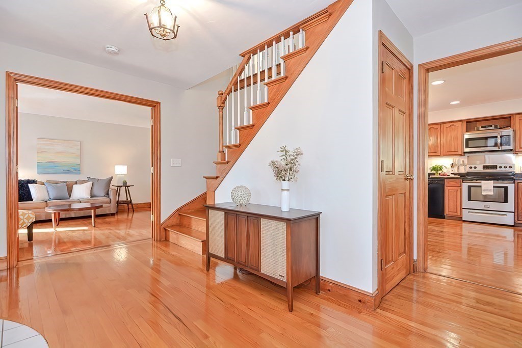 115 Chestnut Street Upton, MA 01568 - Photo 5 of 42 Gallery Image 5