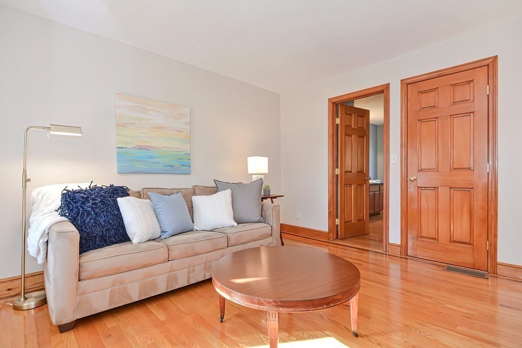 115 Chestnut Street Upton, MA 01568 - Photo 7 of 42 Gallery Image 7