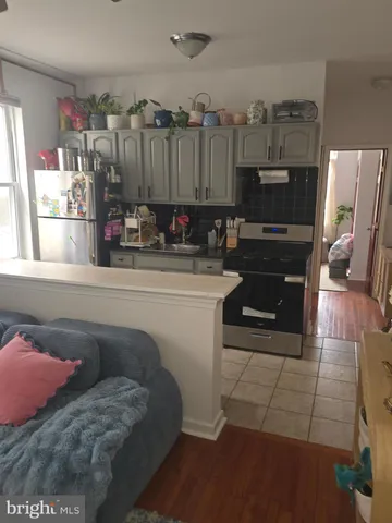 $1,250 | 1523 Christian Street, Unit 2R, Philadelphia, PA 19146