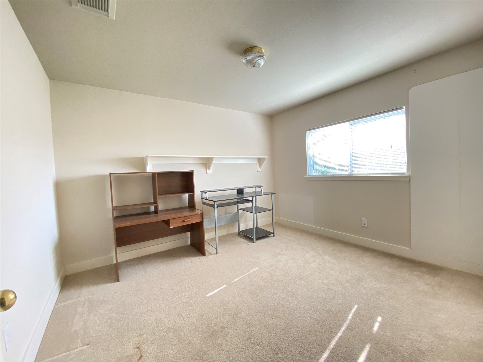 5843 Sonoma Ridge Missouri City, TX 77459 - Photo 18 of 20 a living room with furniture and a flat screen tv