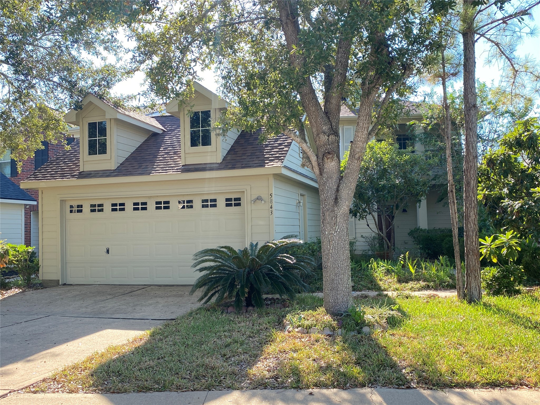 5843 Sonoma Ridge Missouri City, TX 77459 - Photo 3 of 20 a front view of house with yard