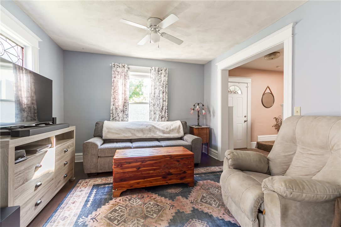 175 Curlew Street Rochester, NY 14613 - Photo 9 of 35 COZY LIVING/FAMILY ROOM