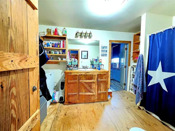$725,000 | 4451 Farm To Market 585, Bangs, TX 76823