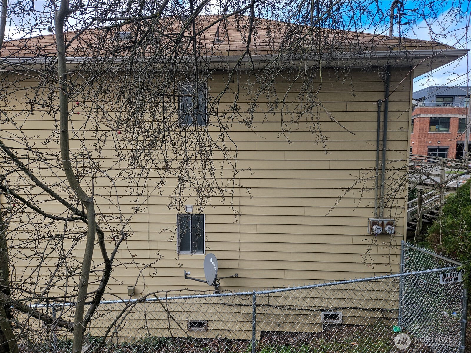 2435 South Walker Street Seattle, WA 98144 - Photo 4 of 11