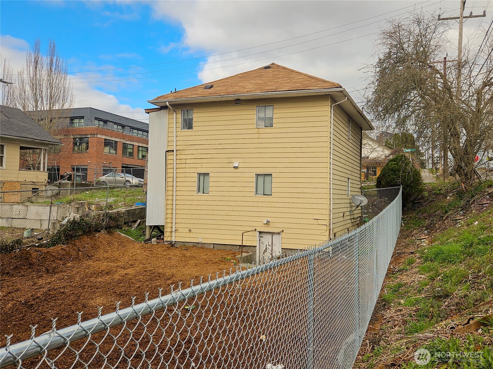 2435 South Walker Street Seattle, WA 98144 - Photo 7 of 11