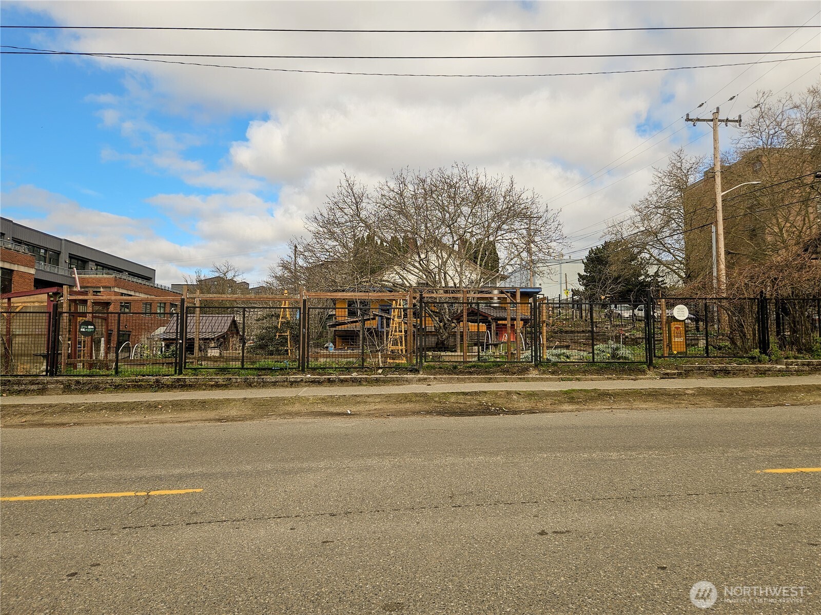 2435 South Walker Street Seattle, WA 98144 - Photo 10 of 11