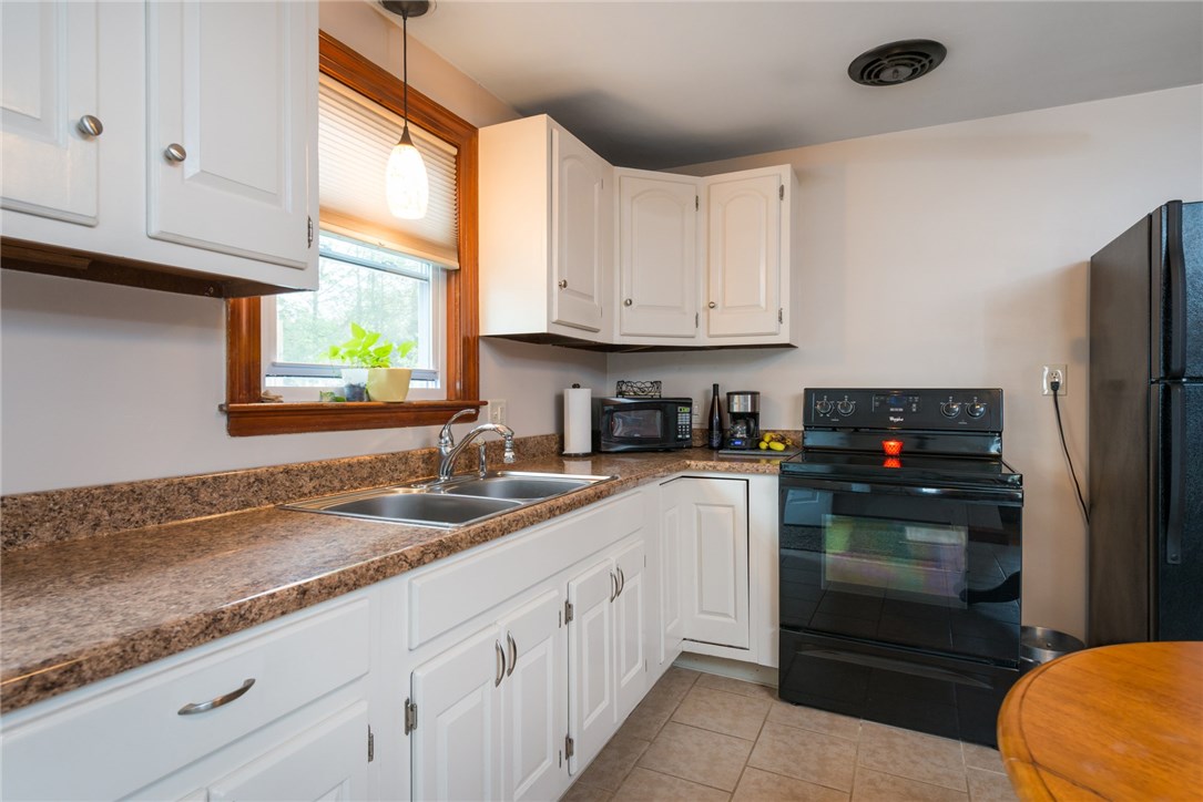 22 Roland Street Cumberland, RI 02864 - Photo 4 of 17 Gallery Image 4