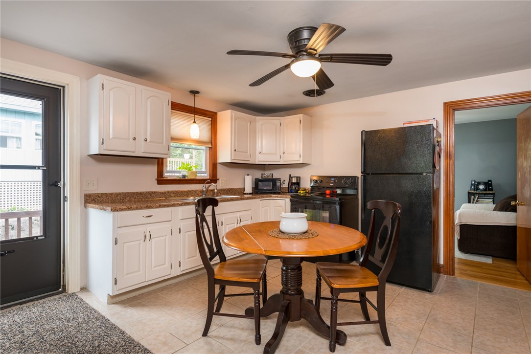 22 Roland Street Cumberland, RI 02864 - Photo 6 of 17 Gallery Image 6