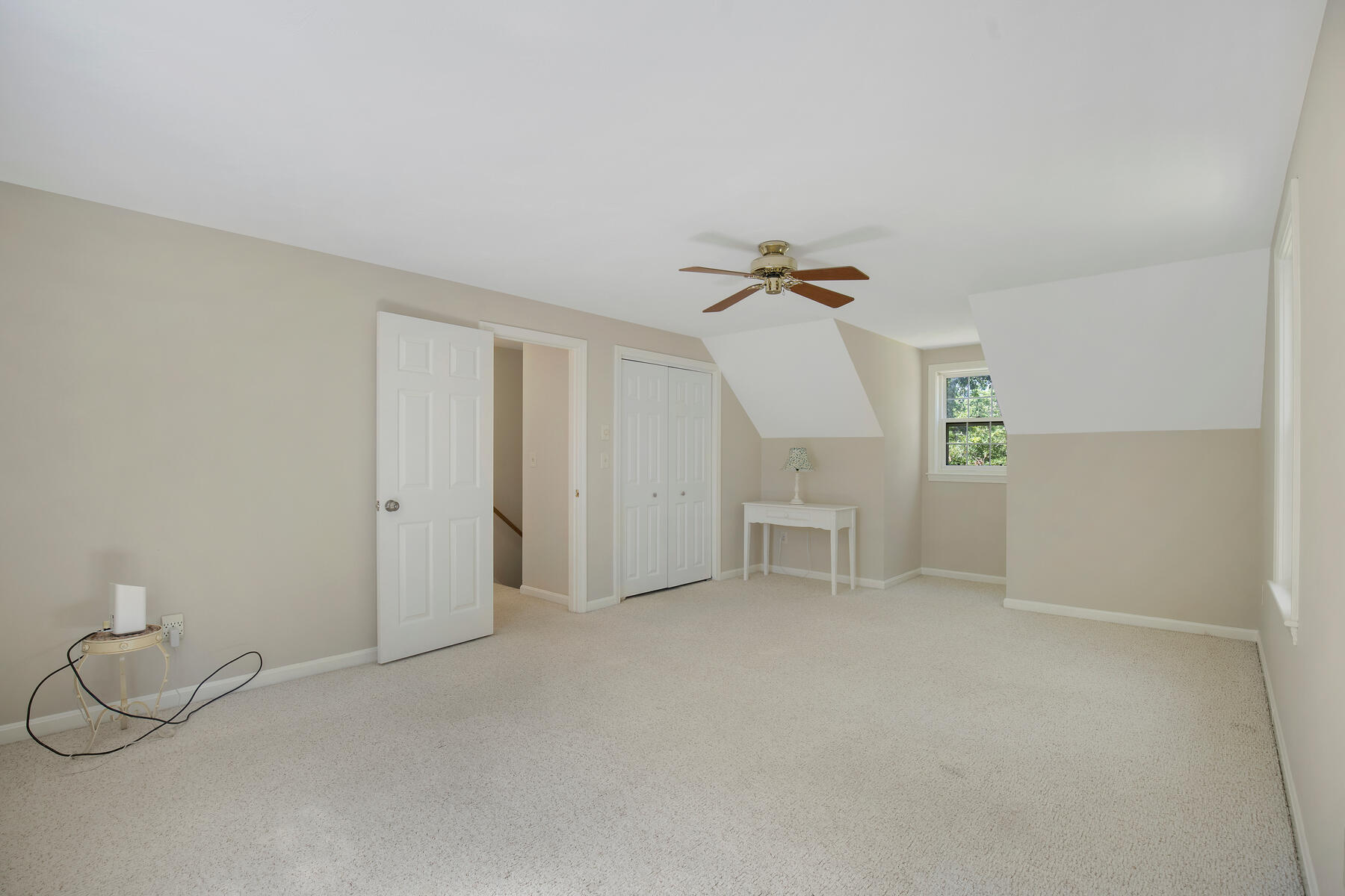 29 Carleton Drive Mashpee, MA 02649 - Photo 18 of 32 18 Second Floor Bedroom