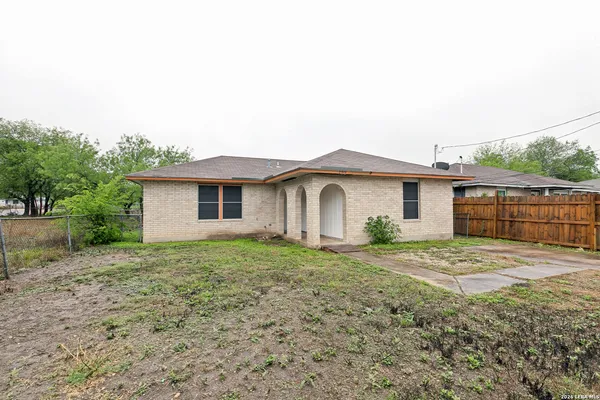 $1,395 | 122 Surrels Avenue, San Antonio, TX 78228
