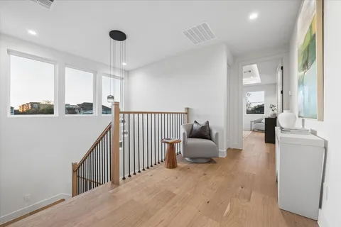 $1,450,000 | 107 East 24th Street, Houston, TX 77008