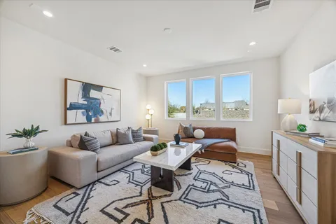 $1,484,000 | 107 East 24th Street, Houston, TX 77008