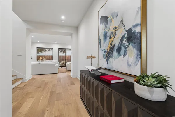 $1,450,000 | 107 East 24th Street, Houston, TX 77008