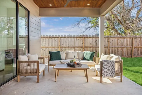 $1,484,000 | 107 East 24th Street, Houston, TX 77008